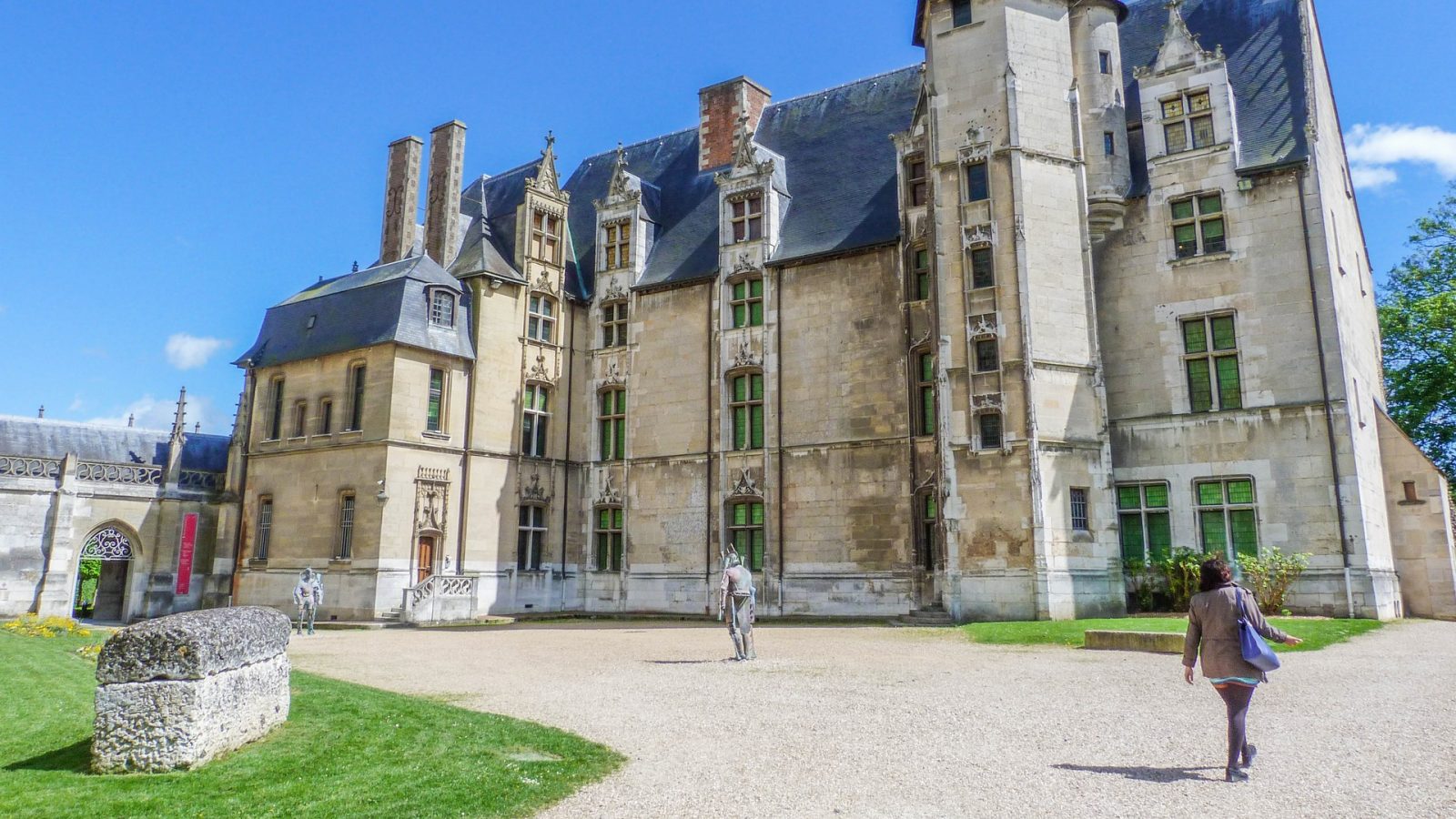 Cour musée evreux