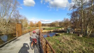Le petit pont presque en bois…