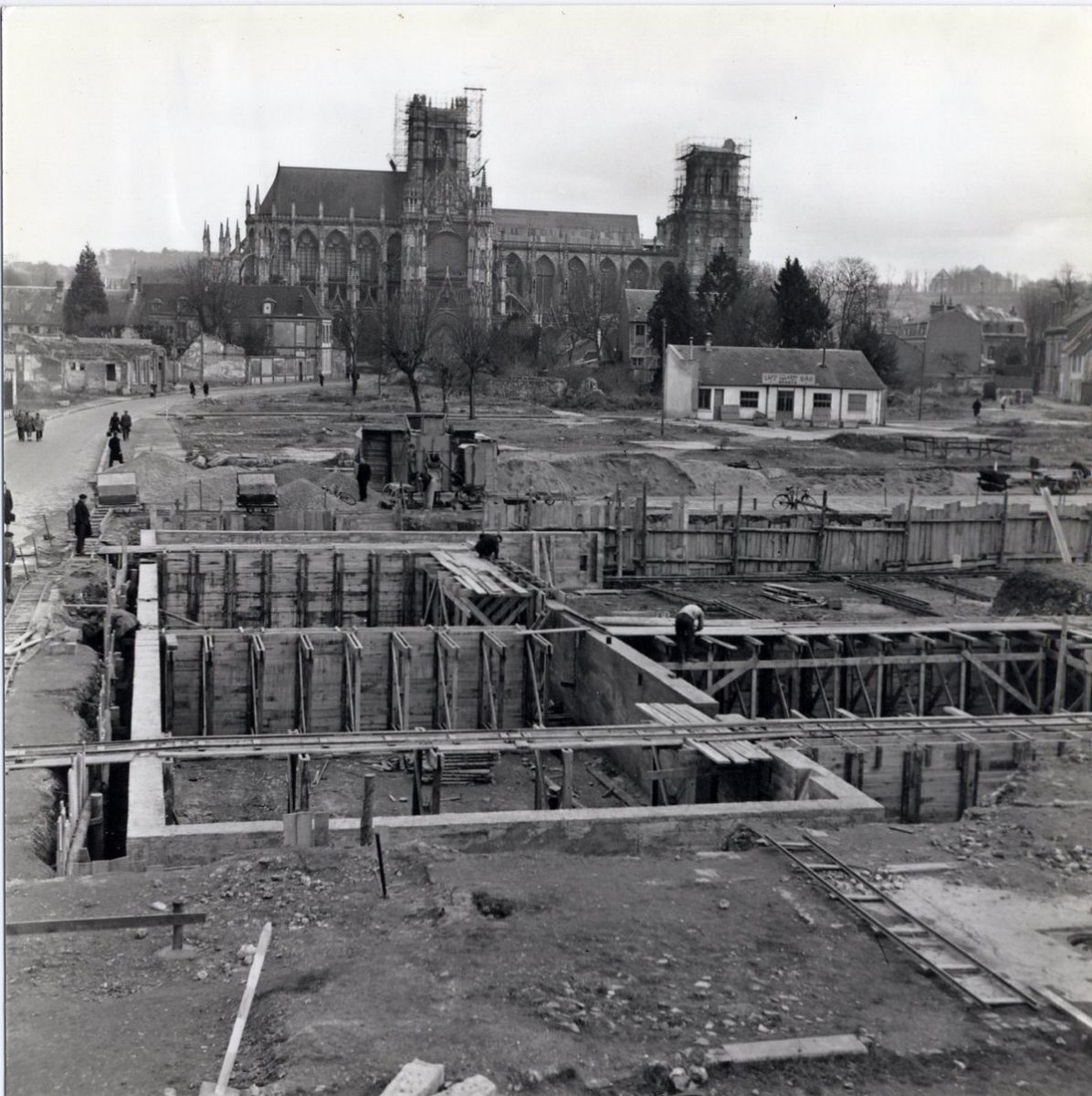vue cathedrale Archives Municipales