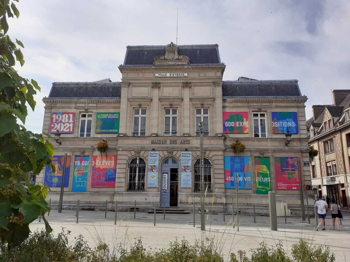 La Maison Des Arts à Evreux Une