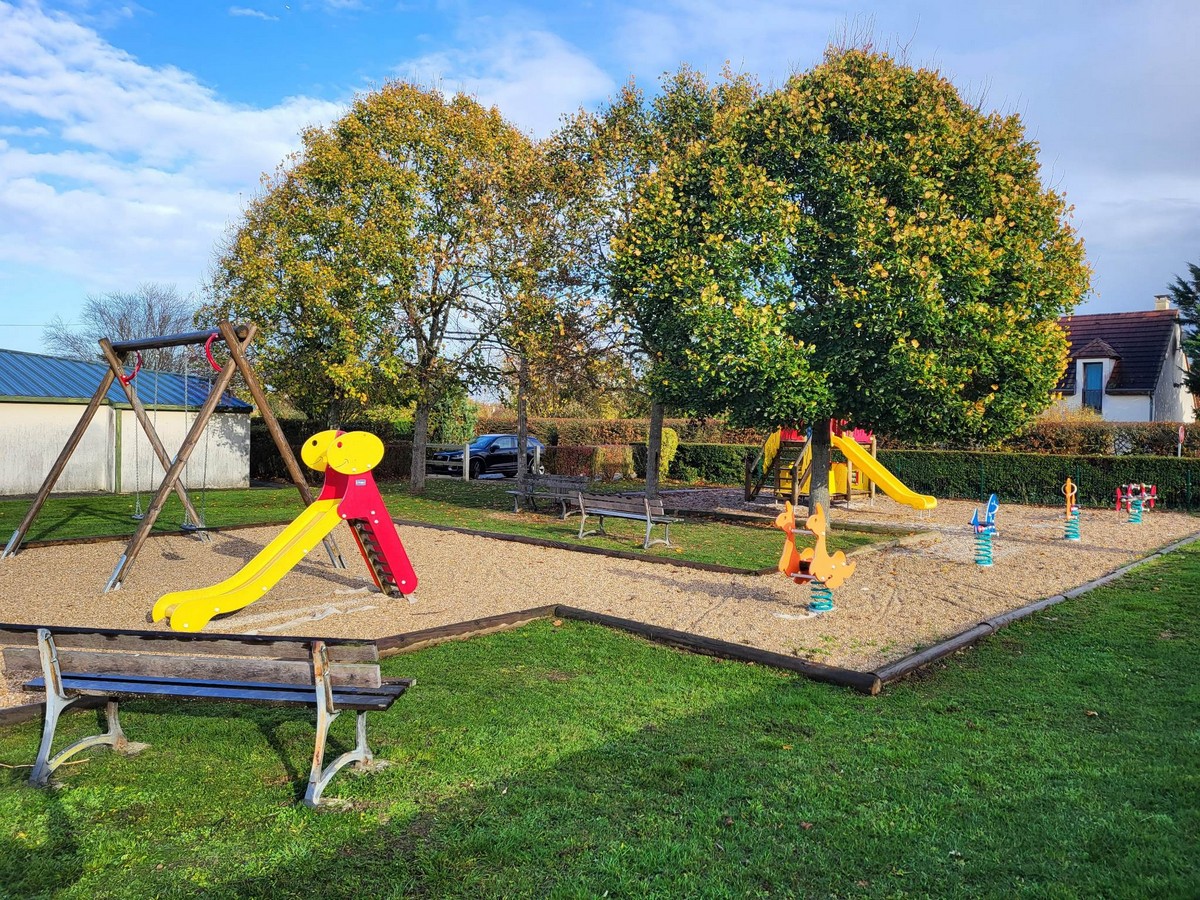 aire de jeux marcilly ©R Dacquin