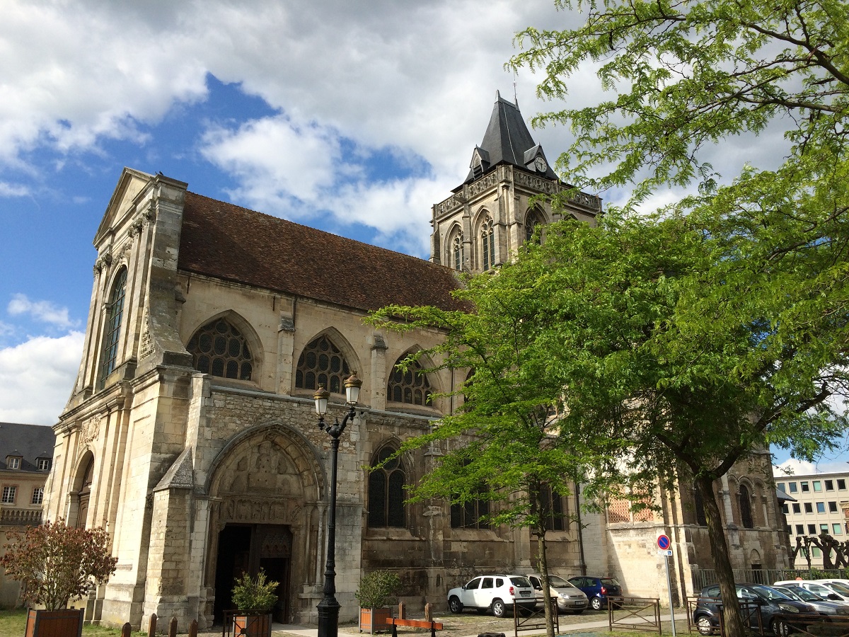 Eglise Abbatiale Saint-Taurin